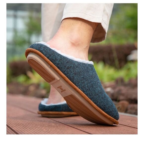 NWT Mens Slip On Comfy Slippers with Fur  Size 9.5-10.5 - Picture 6 of 10